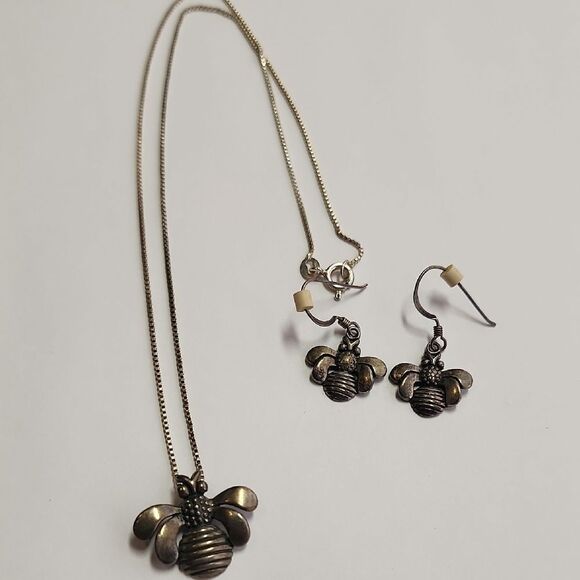 Sterling Silver Bee Pendant Necklace and Matching Earrings Set - Picture 2 of 4